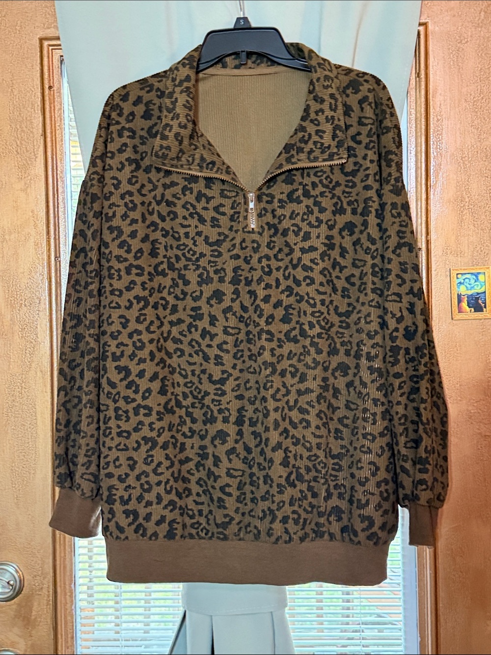 Zippered pull over,lightweight, size 1xl